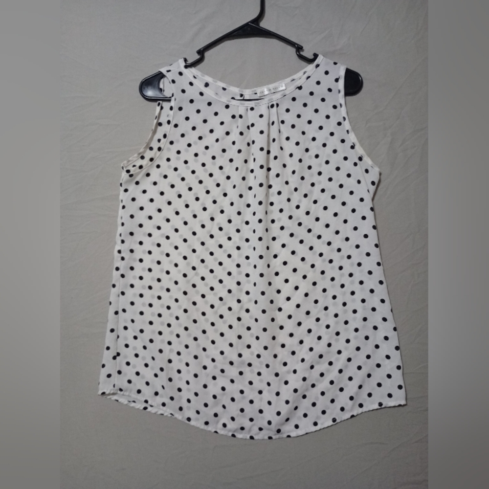 Coco & Main Women’s White & Black Polka Dot Sleeveless Blouse-Keyhole Back-Sz M